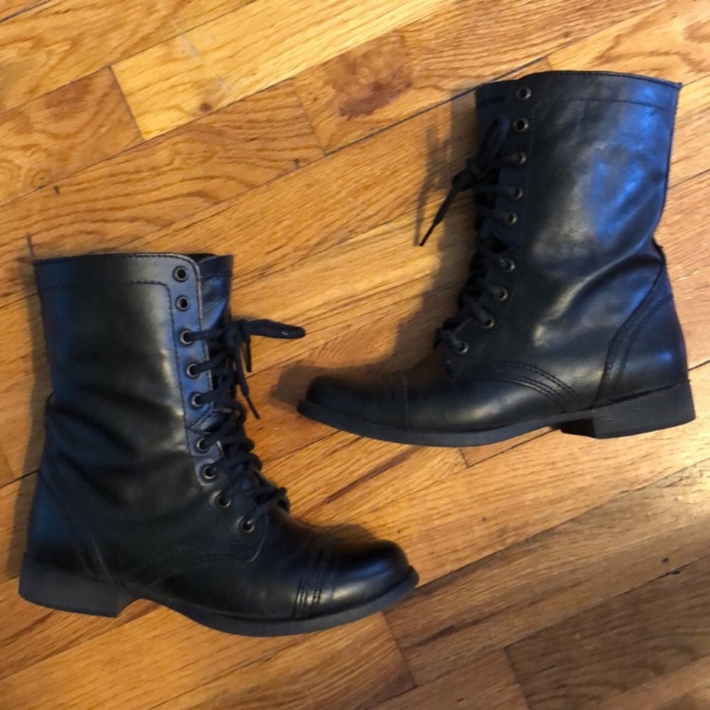 Steve Madden combat boots Troopa